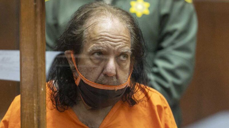Juez considera a Ron Jeremy no apto para juicio por abuso sexual