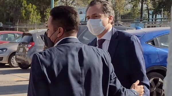 Lozoya llevaría su proceso en libertad, pero ofrece muy poquito: AMLO