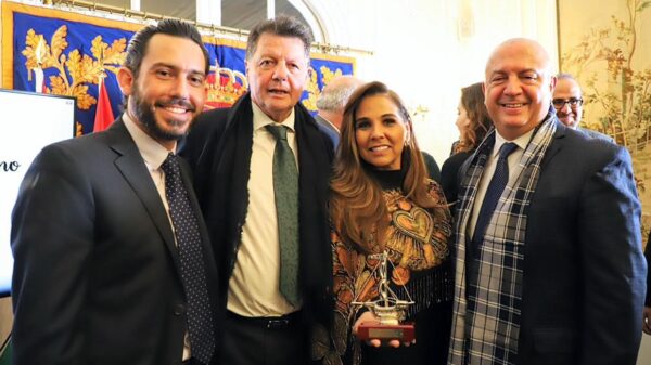 Recibe Mara Lezama el premio “Destino líder en turismo de América y el Caribe” para Quintana Roo