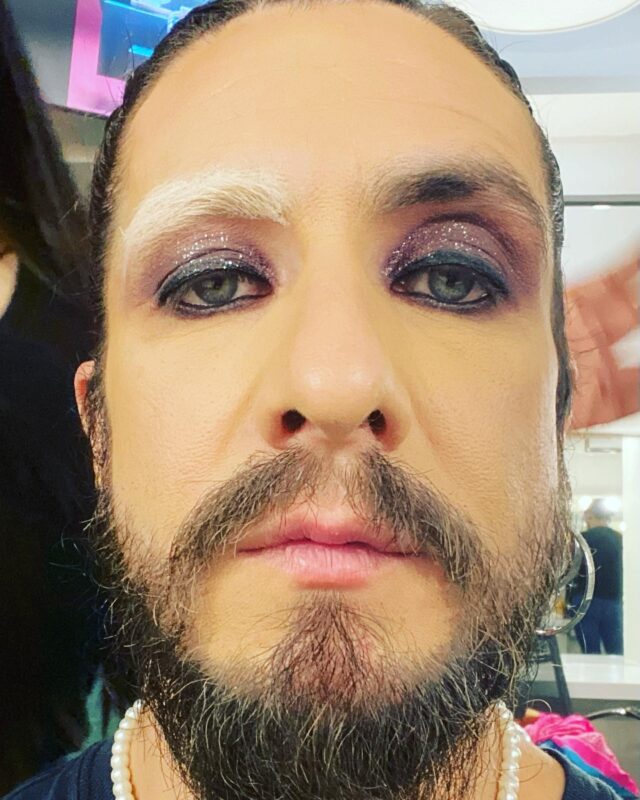 Óscar Schwebel se define como una persona andrógina