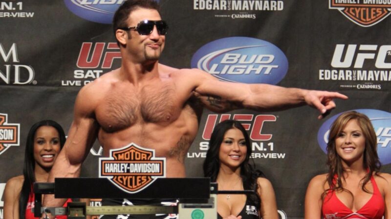 Ex estrella de la UFC es detenido en Nayarit por muerte de su novia