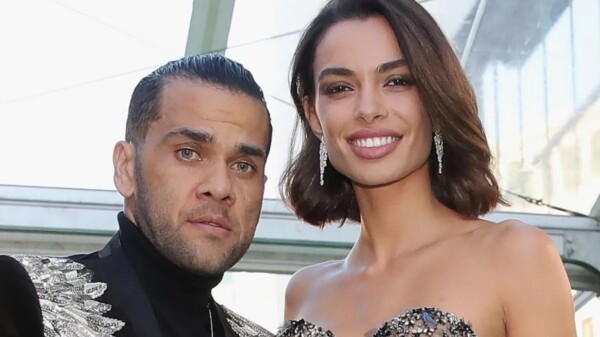 Esposa de Dani Alves borra sus fotos con el futbolista