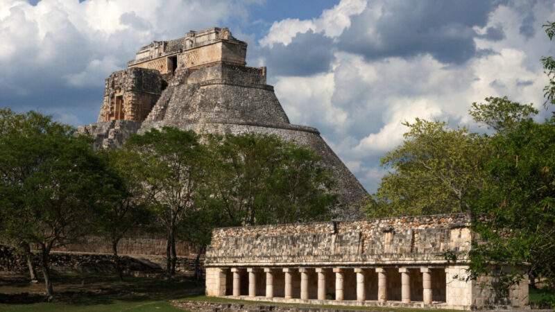 “Negocian comprar terrenos de zona arqueológica de Uxmal”