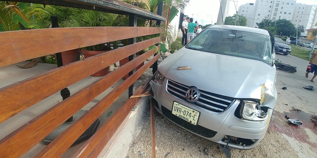 Mujer resulta gravemente lesionada tras ser impactada en moto en la Huayacán (VIDEO); el responsable conducía un Jetta.