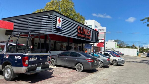 Joven baleado llega buscando auxilio a la Cruz Roja Cancún.