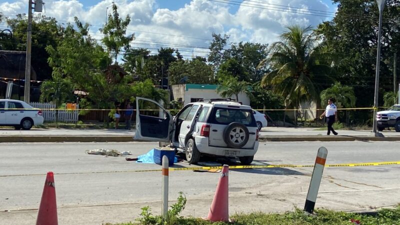 Deja una persona muerta una volcadura en la Portillo de Cancún (VIDEO).