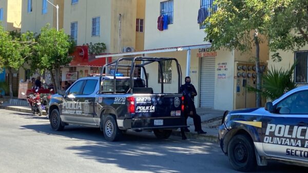 Hallan dos cuerpos sin vida en un departamento de Paseos del Mar en Cancún (VIDEO).