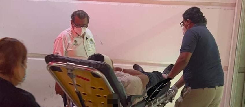 Niña de 12 años apuñala a su padrastro en defensa de su mamá; el sujeto estaba golpeando e intentó ahorcar a la mujer en Puerto Morelos.