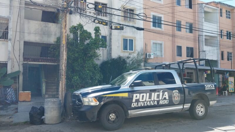 Hallan a una mujer asesinada en edifico de departamentos de la Región 96.