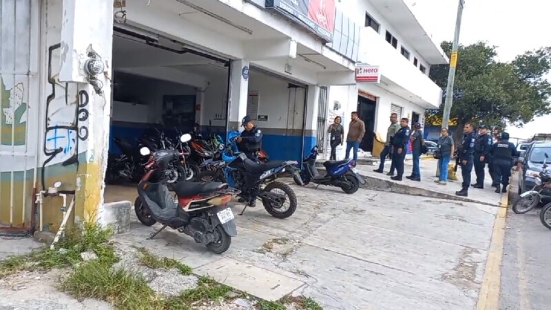 Intensa movilización policiaca por disparos en la Supermanzana 229 de Cancún.