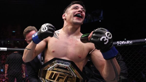 De hacer piñatas a campeón de la UFC