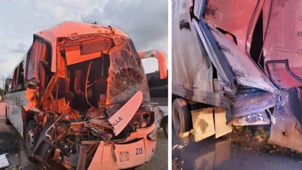 Autobús de De Valle choca contra un tráiler a la altura de Petempich.