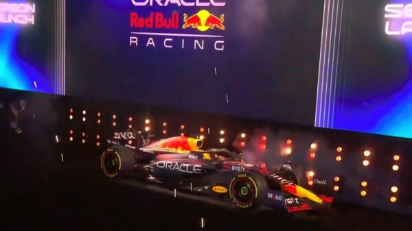 Checo Pérez y RedBull muestran su nuevo monoplaza