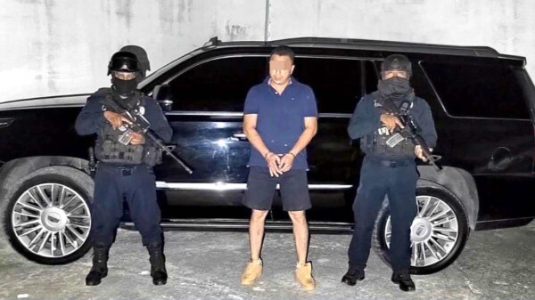 Detienen en Chetumal a narcomenudista armado.