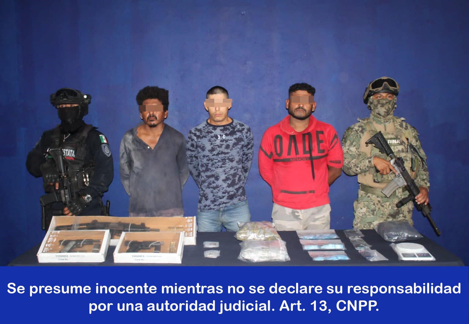 Detenidos con armas y drogas en una construcción en Tulum; tres sujetos intentaron darse a la fuga cuando fueron descubiertos por policías.