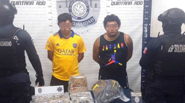 Caen tres narcomenudistas en poder de la Policía de Playa del Carmen.