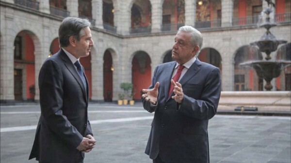 Acusa AMLO a Blinken de asumir posturas injerencistas