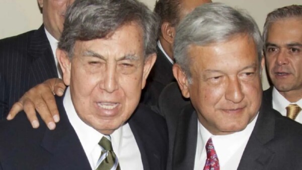 Celebra AMLO deslinde de Cárdenas de Mexicolectivo