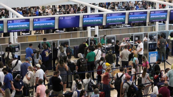 Registra Aeropuerto de Cancún 621 vuelos este sábado