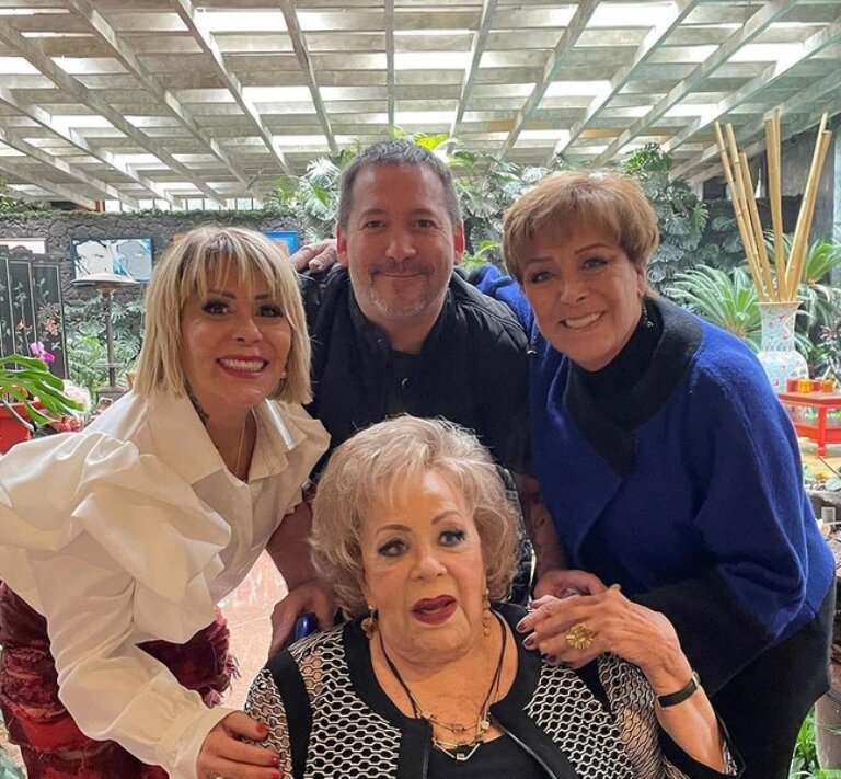 Así es la relación de Alejandra Guzmán con su hermana Sylvia Pasquel