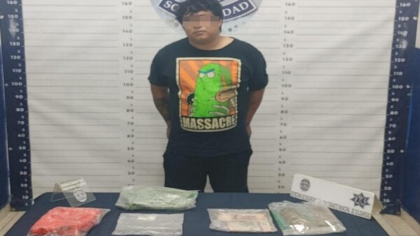 Detienen a una persona y aseguran dos paquetes con droga en Playa del Carmen.