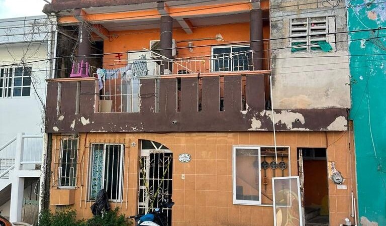 Decomisa la Fiscalía armas y drogas en un domicilio de Isla Mujeres.