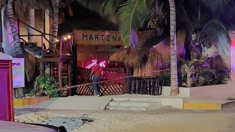 Playa del Carmen: Intentan ejecutar a empleado de club de playa.
