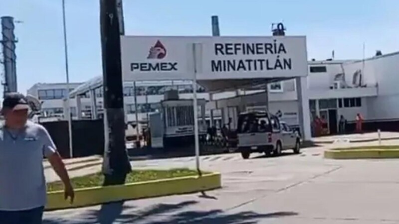 Incendio en refineria de Minatitlán deja 5 heridos