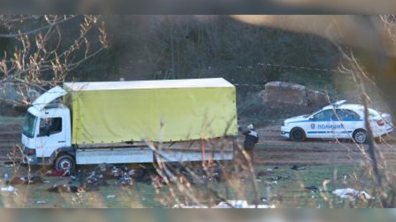 Encuentran a 18 migrantes muertos en un camión en Bulgaria