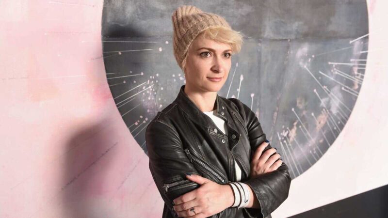 Productores de "Rust" harán un documental en honor a Halyna Hutchins