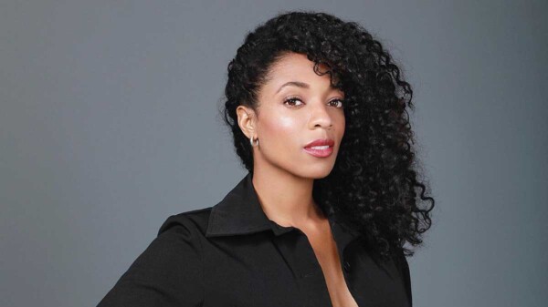 Retienen en el aeropuerto de Cancún a la actriz colombiana, Nina Caicedo