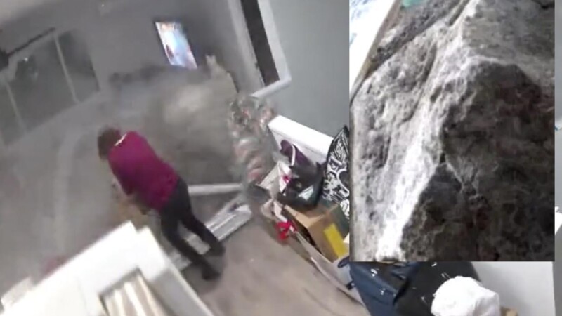 Roca sorprende a familia y destruye su casa