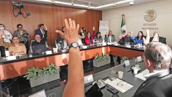 Desecha Senado cláusula de vida eterna; avala Plan B