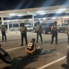 Tras persecución detienen a motociclista en T4 del aeropuerto de Cancún.