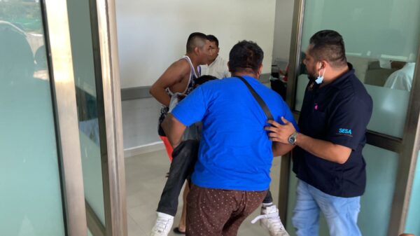 Ejecutan a un checador de combis en Paseos del Mar en Cancún.