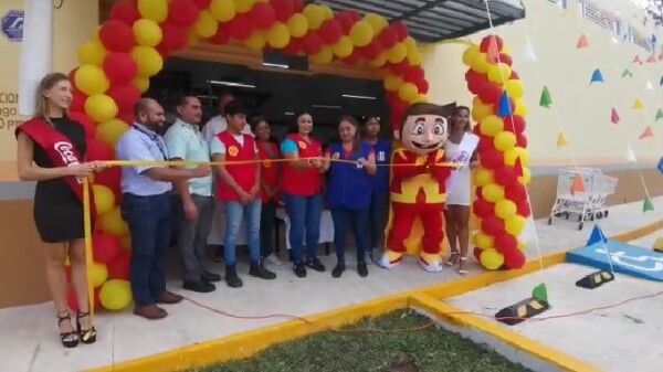 Inauguran sucursal 21 de Super Willys en Playa del Carmen.
