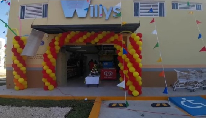 Está ubicada en la colonia Colosio en la entrada de la calle Playa Turquesa, con grandes ofertas para consentir a sus clientes.