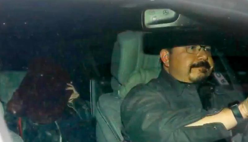 Captan a Bad Bunny y Kendall Jenner en un antro: se besaron entre canción y canción