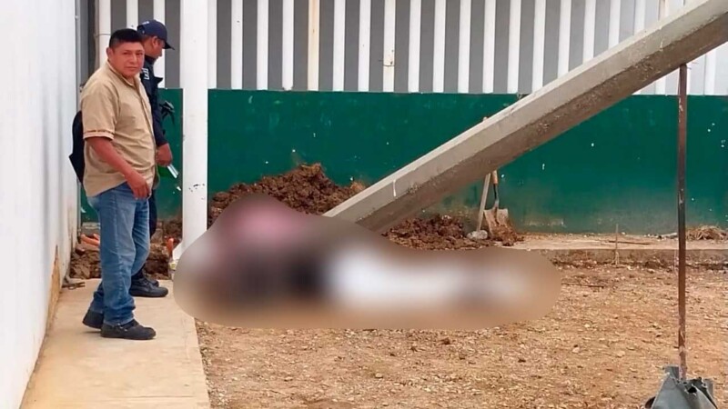Obrero pierde la vida al ser aplastado por un poste de concreto