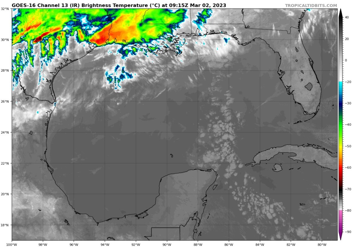 Pronóstico del clima para hoy jueves 2 de marzo 2023 en Quintana Roo; cielo medio nublado durante el día y sin lluvia en la región.