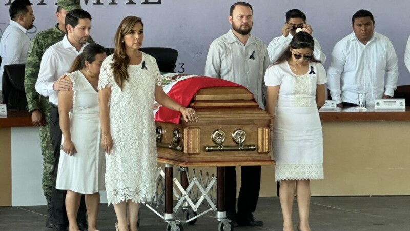 Homenaje póstumo a Marciano Dzul Caamal, presidente municipal de Tulum.