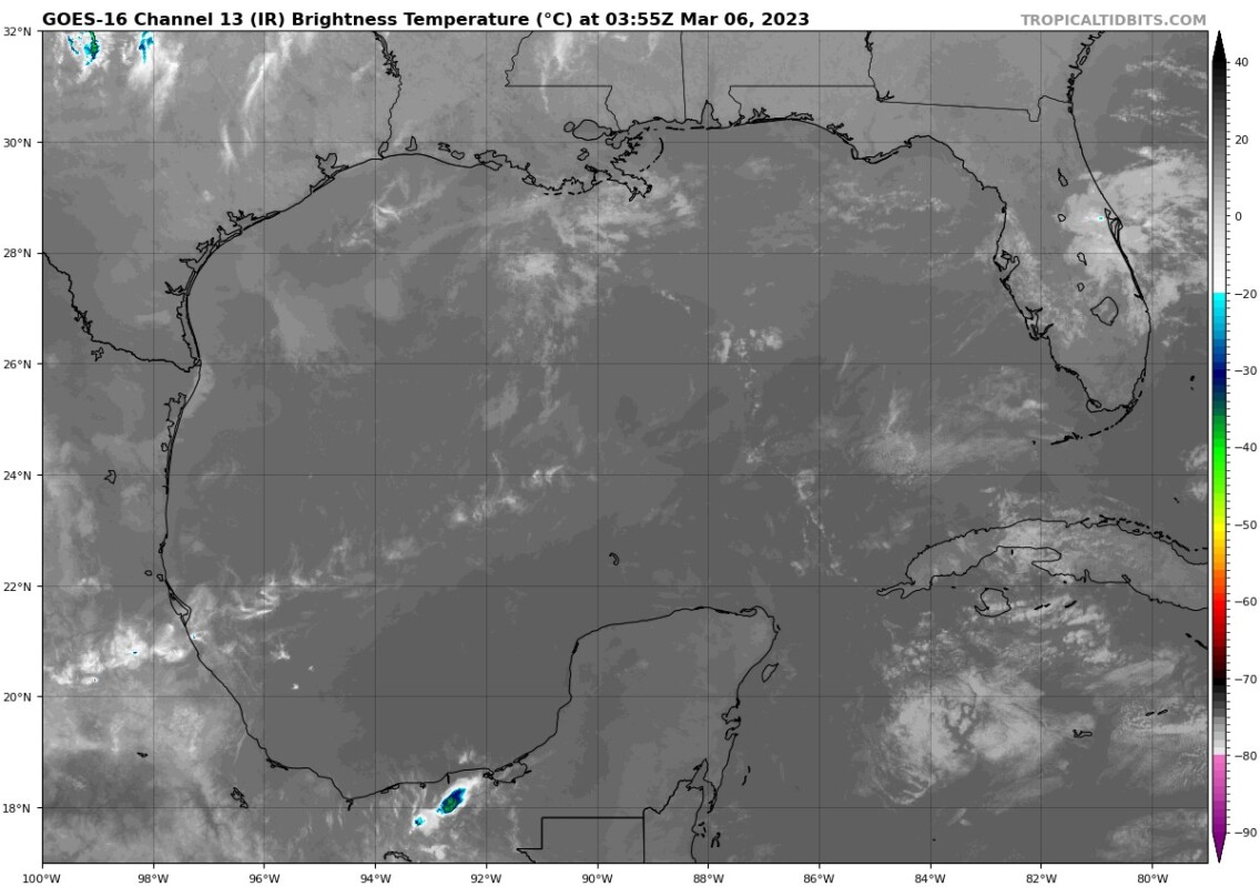 Pronóstico del clima para hoy lunes 6 de marzo 2023 en Quintana Roo; cielo medio nublado con lluvias aisladas en la entidad.