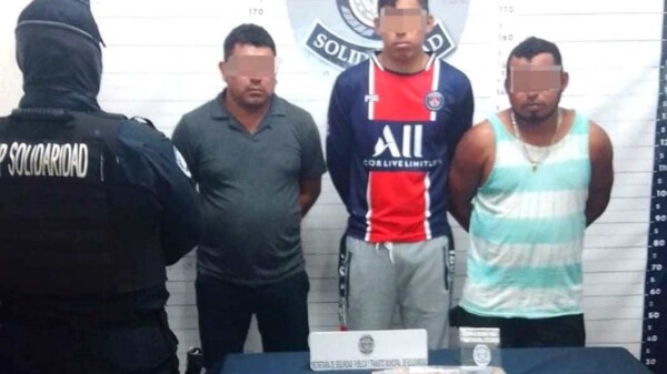 Detienen a trío de pistoleros en Playa del Carmen.