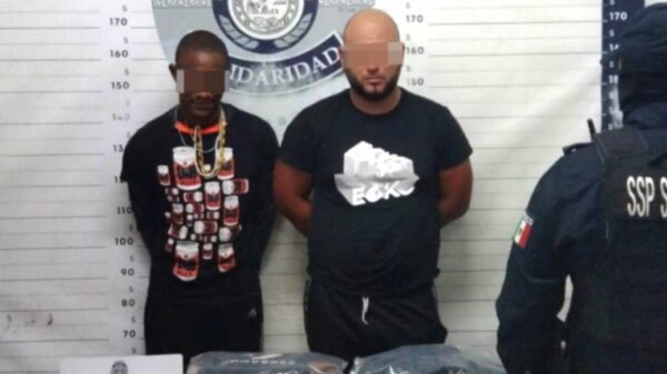 Armados y con droga detienen a dos cubanos en Playa del Carmen.