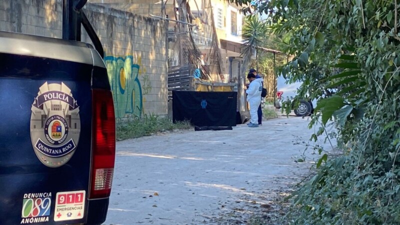 Hallan cuerpo encobijado en la colonia El Pedregal en Cancún (VIDEO)