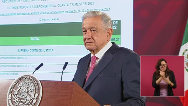 Exhibe AMLO “guardadito” del Poder Judicial, pide a INE difundir el suyo