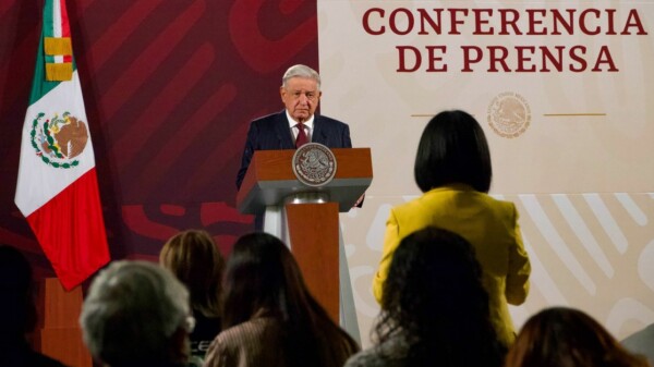 En mi gobierno “no hay permiso para espiar”: López Obrador