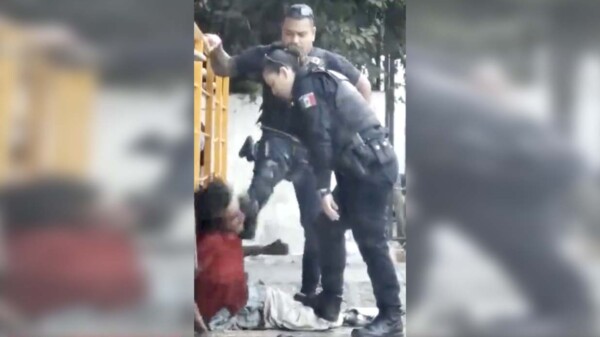 Policías de Guadalajara someten a tortura a indigente