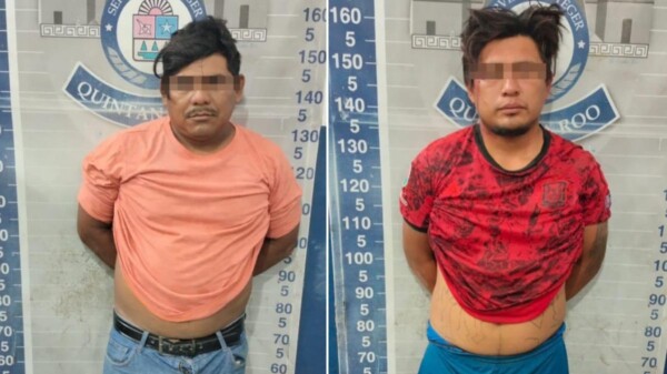 Detienen a dos por robo a tienda de conveniencia en Chetumal.