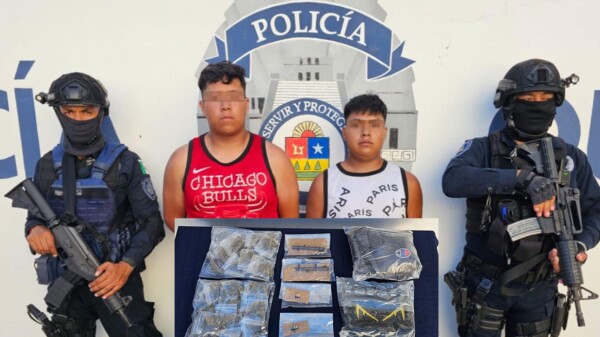 Capturan en Playa del Carmen a sujetos con droga y armas